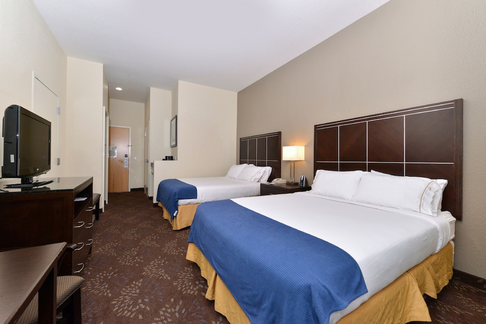 hampton inn and suites cathedral city