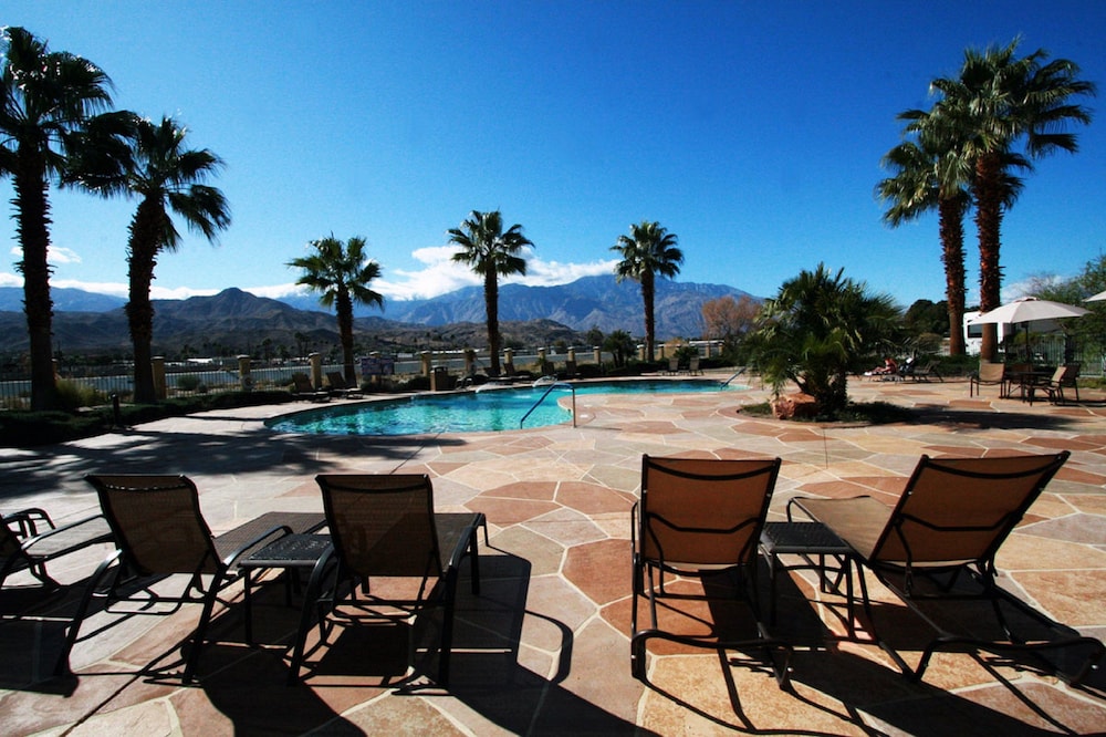 hampton inn and suites cathedral city