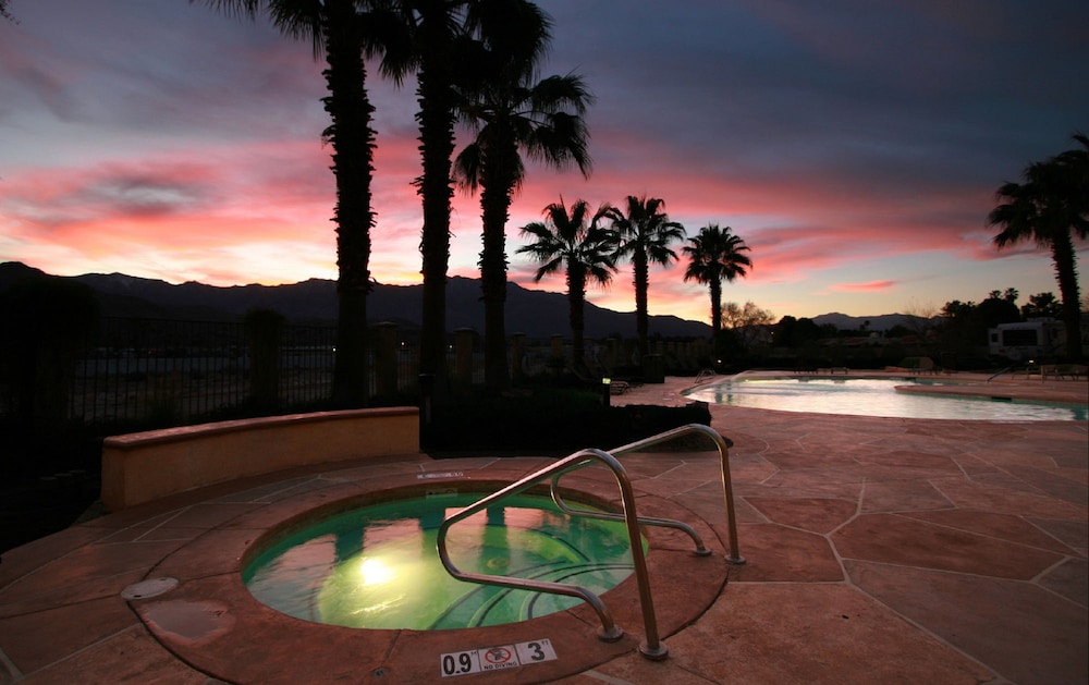 hampton inn and suites cathedral city