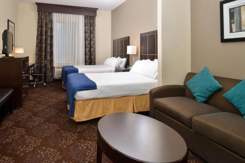 hampton inn and suites cathedral city