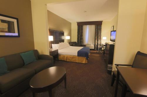 hampton inn and suites cathedral city