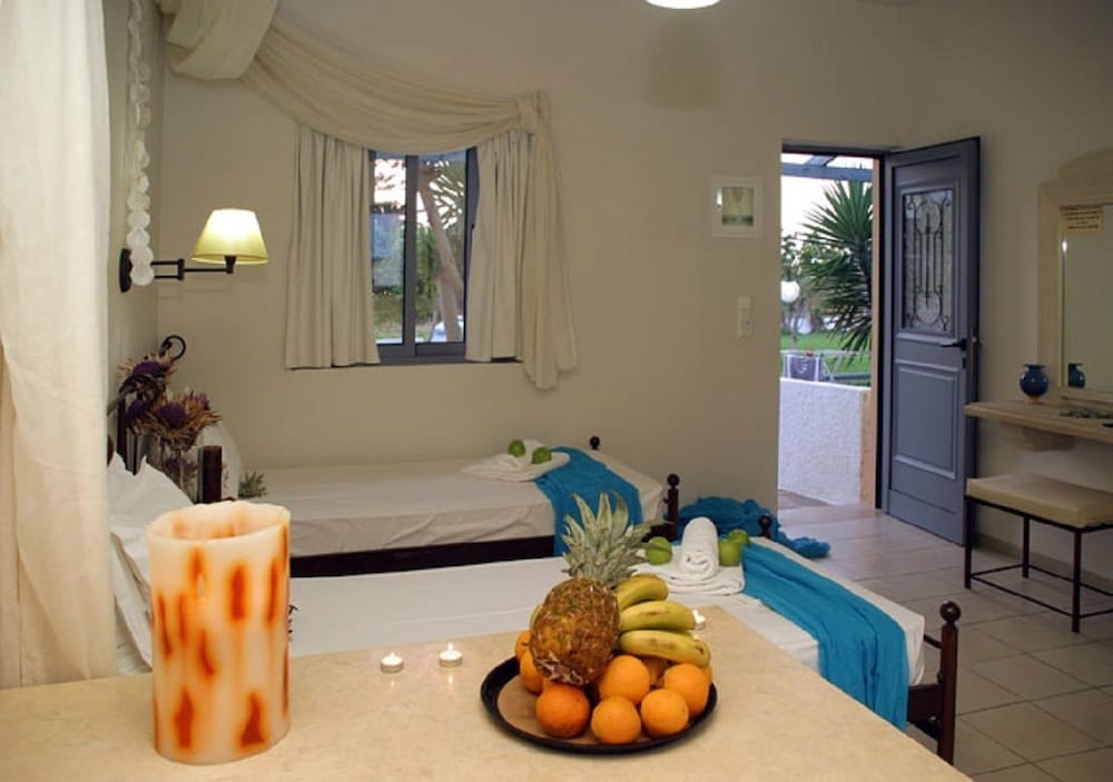 golden bay aparthotel