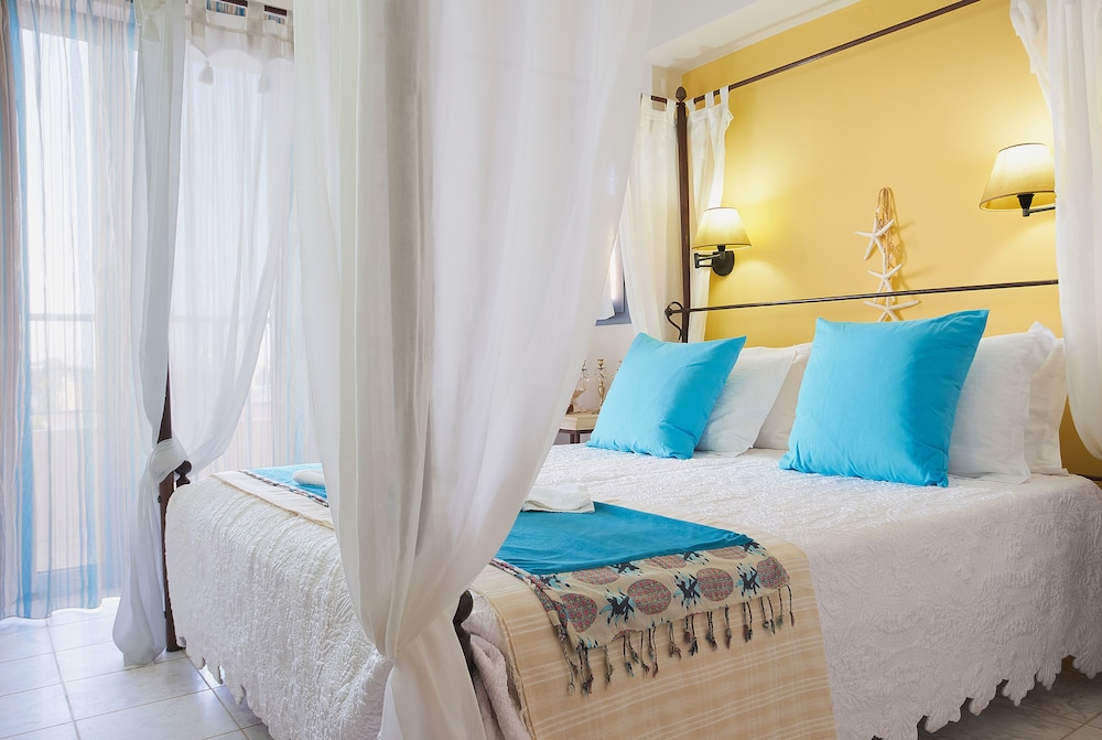 golden bay aparthotel