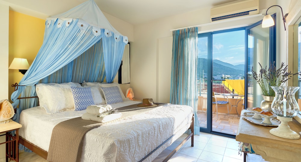 golden bay aparthotel