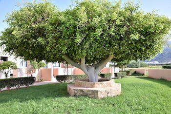 golden bay aparthotel