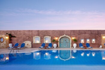 golden bay aparthotel