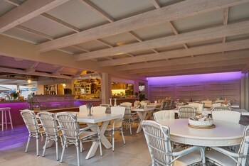 golden bay aparthotel