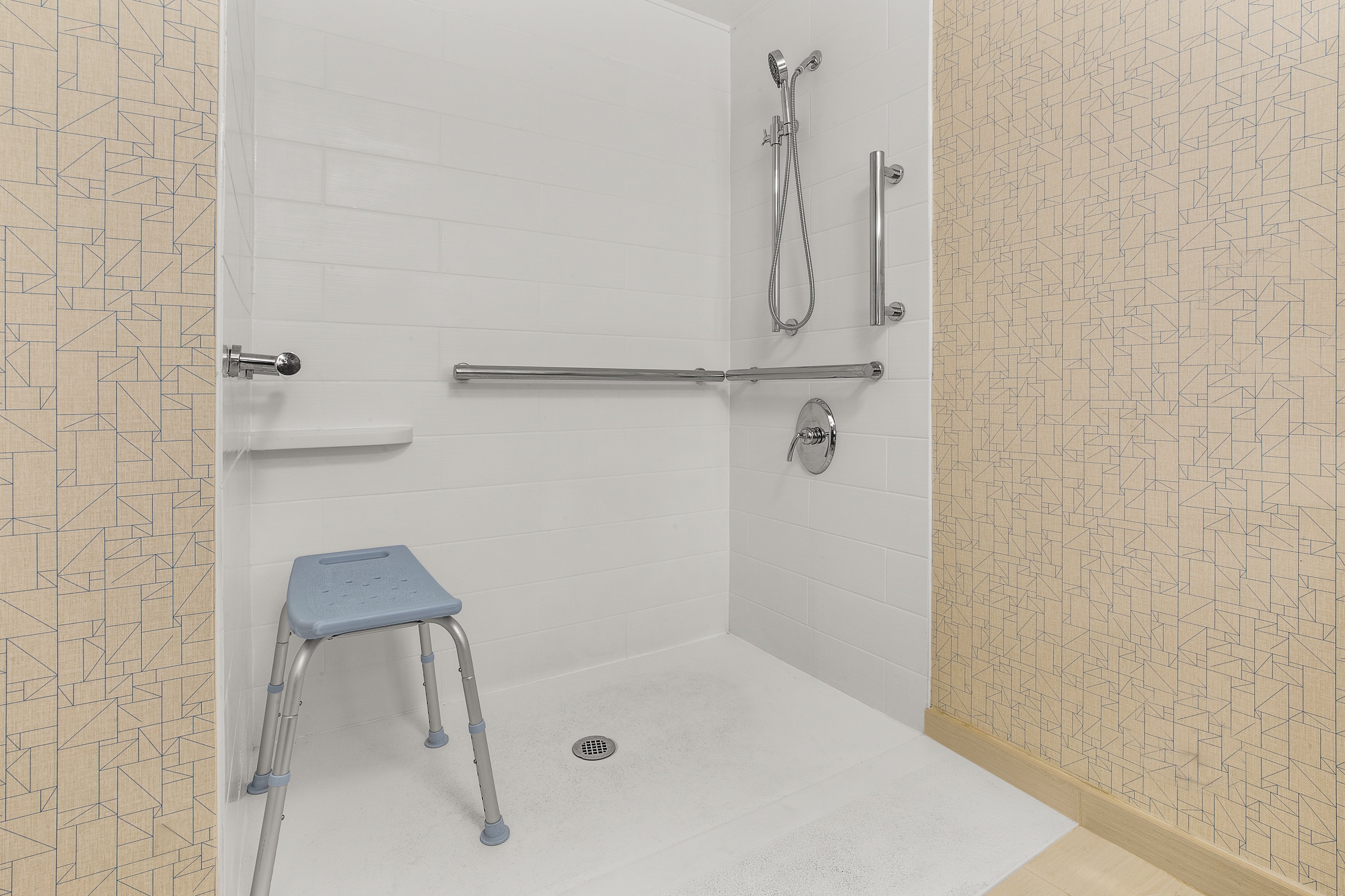 holiday inn express and suites tacoma by ihg