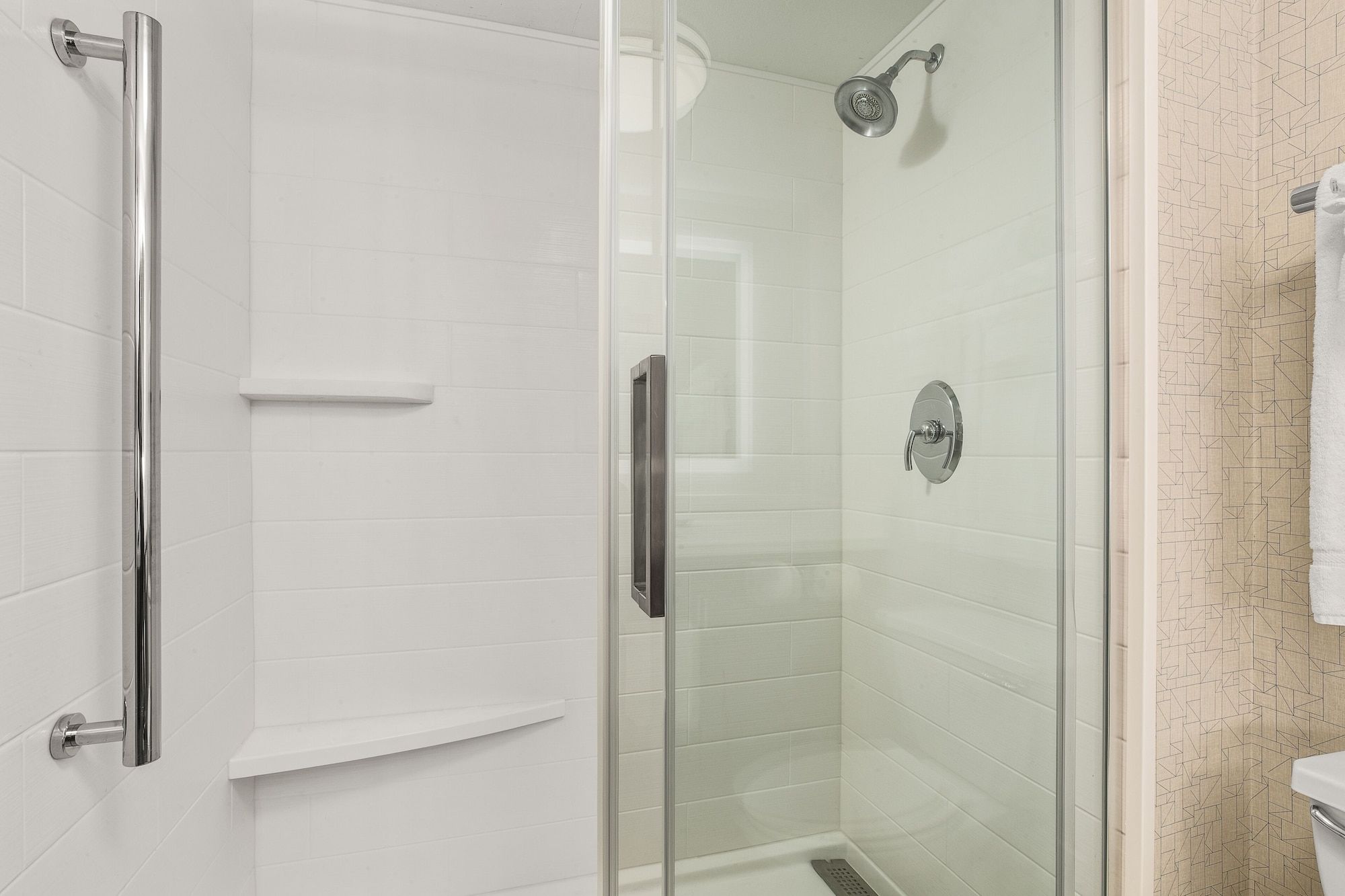 holiday inn express and suites tacoma by ihg