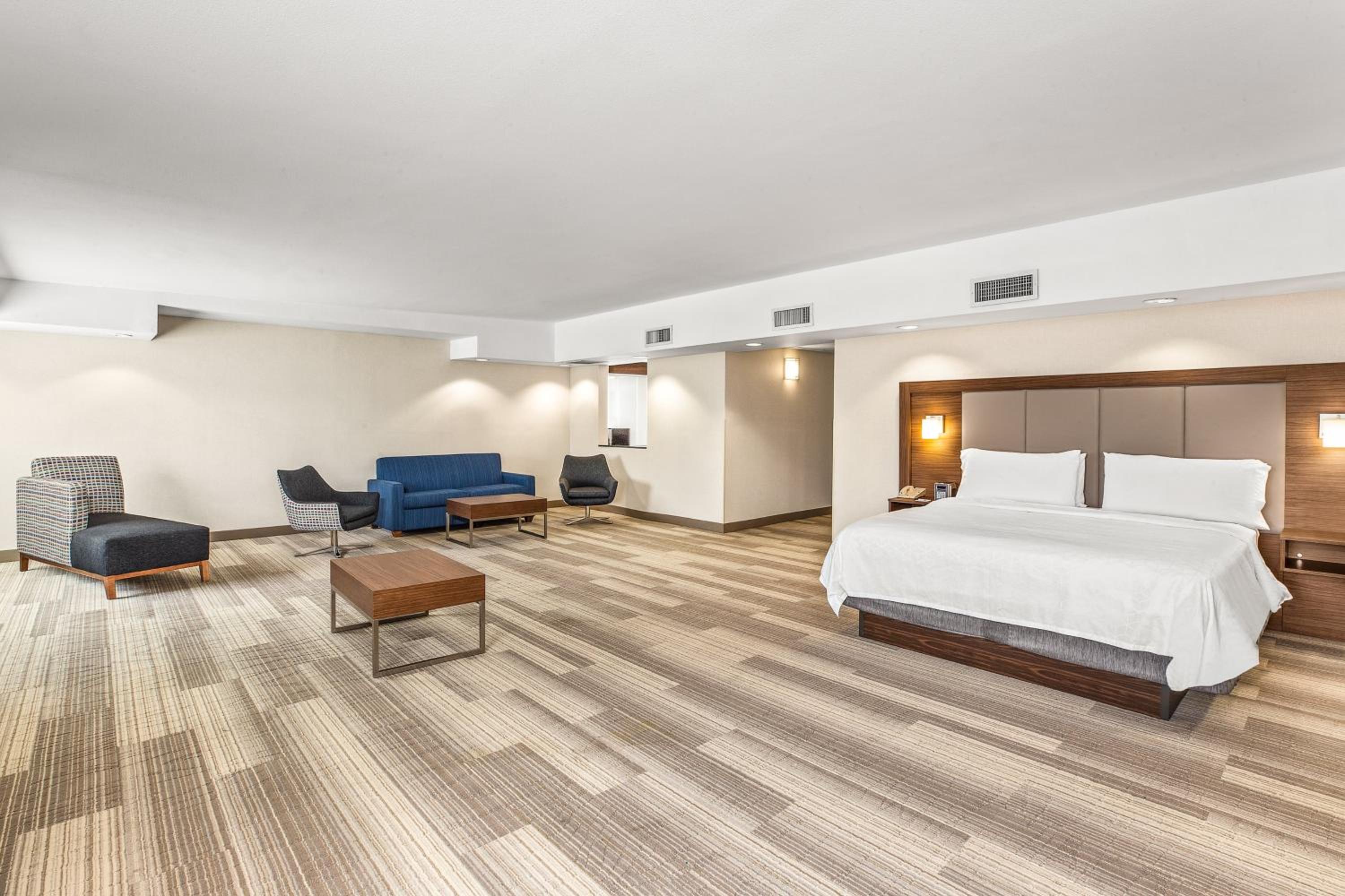 holiday inn express and suites tacoma by ihg