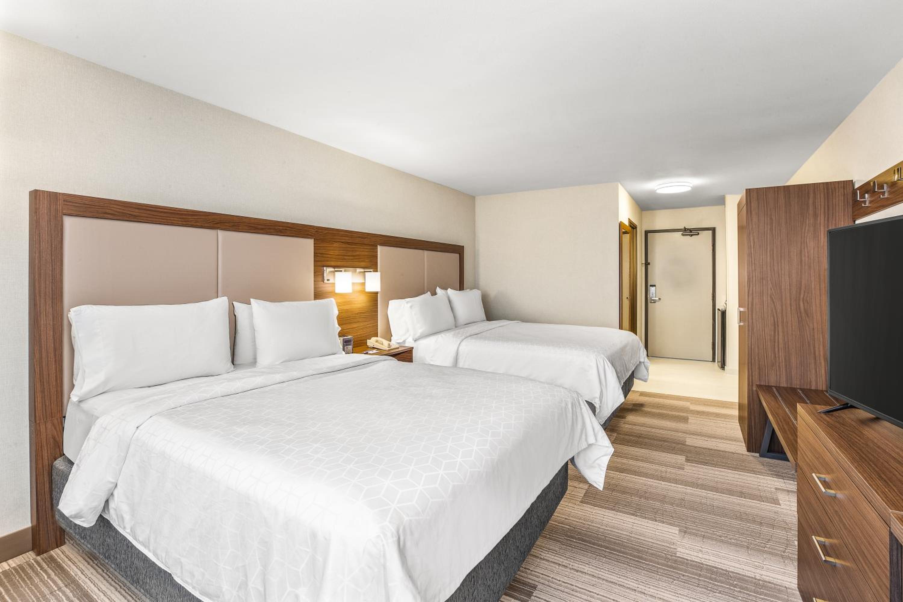 holiday inn express and suites tacoma by ihg