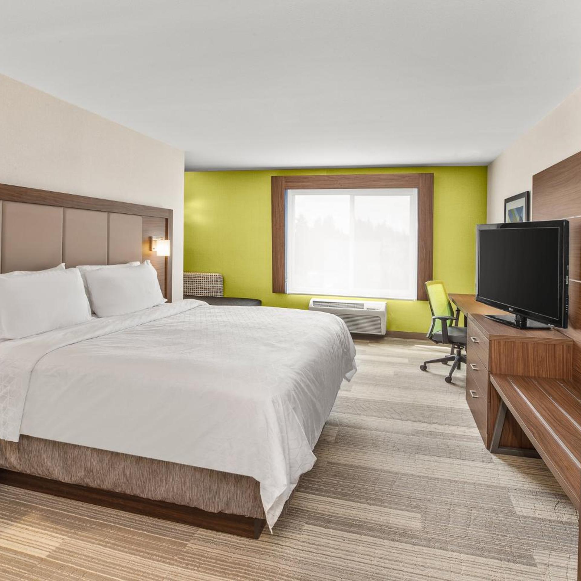 holiday inn express and suites tacoma by ihg