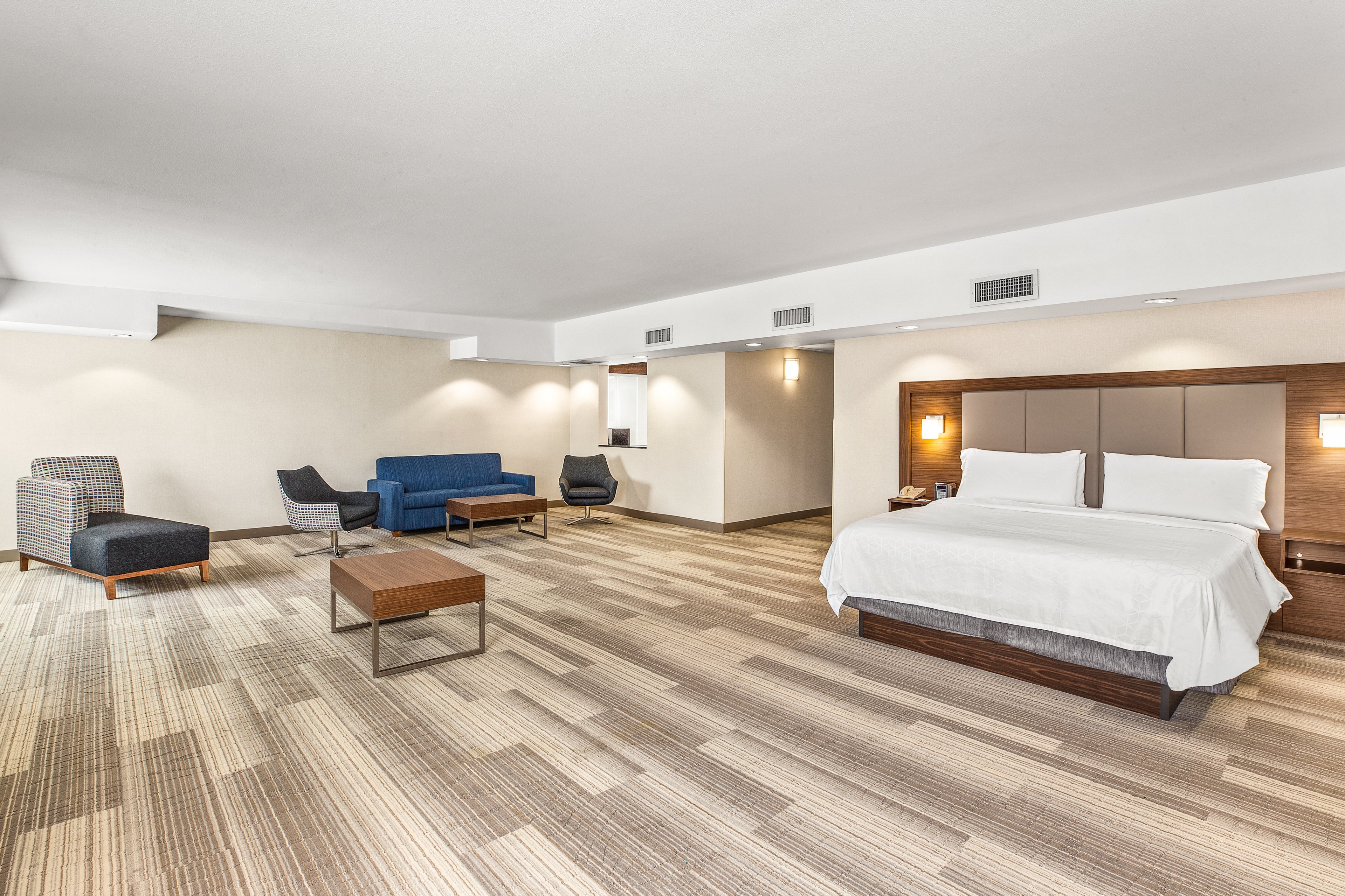 holiday inn express and suites tacoma by ihg