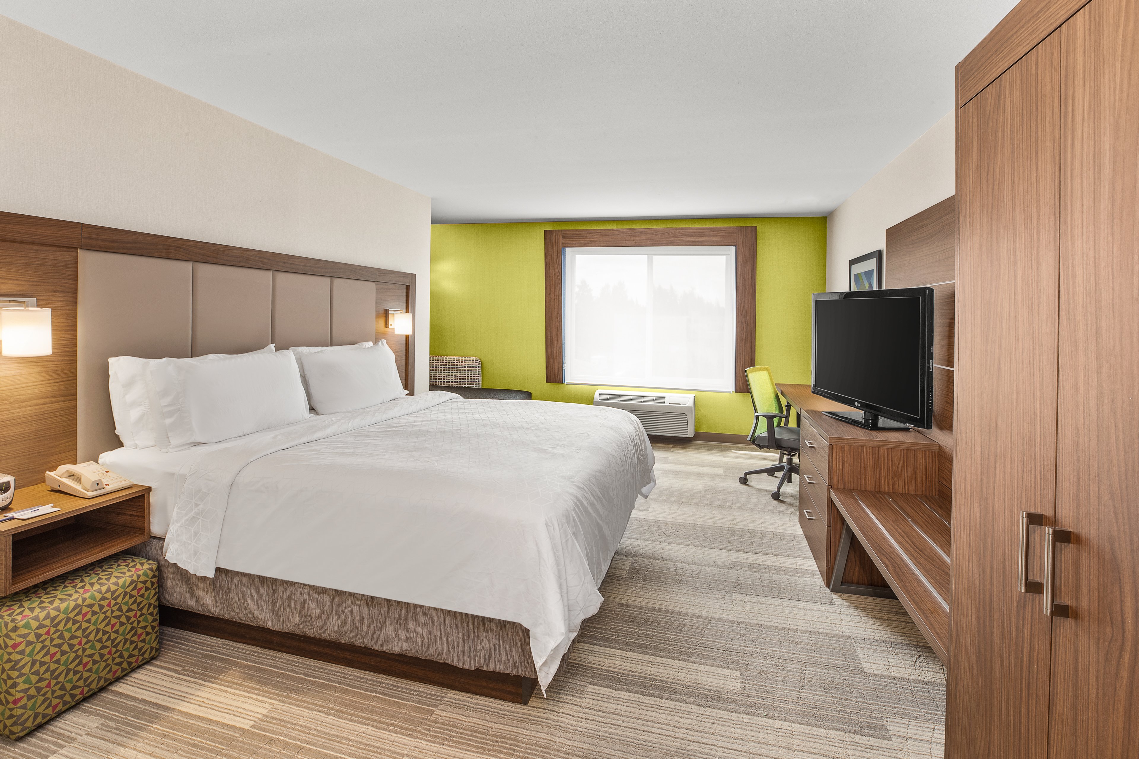 holiday inn express and suites tacoma by ihg