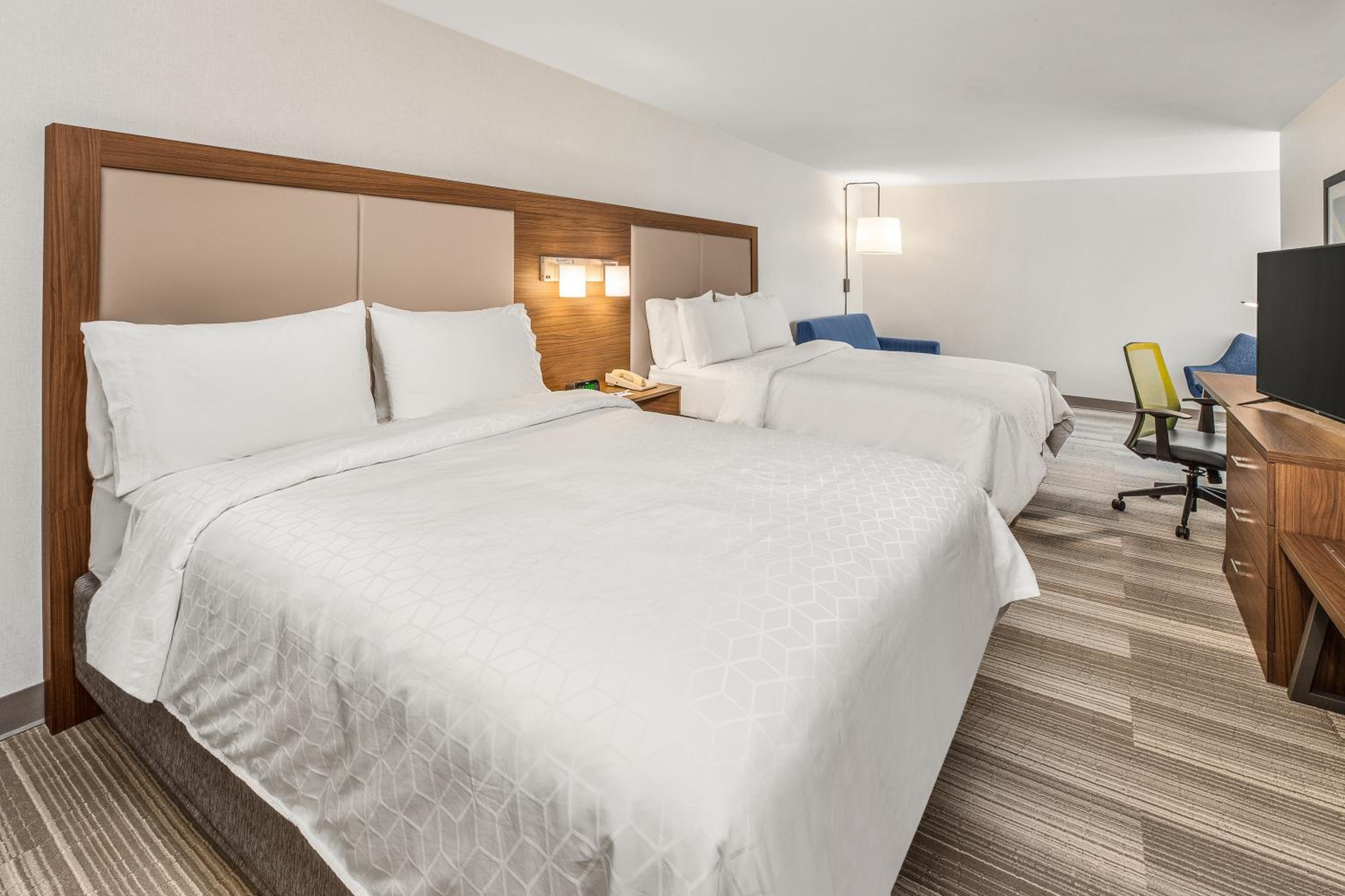 holiday inn express and suites tacoma by ihg