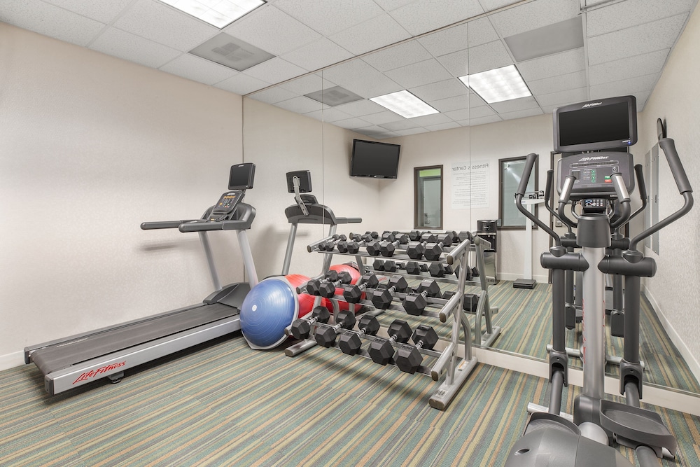 holiday inn express and suites tacoma by ihg