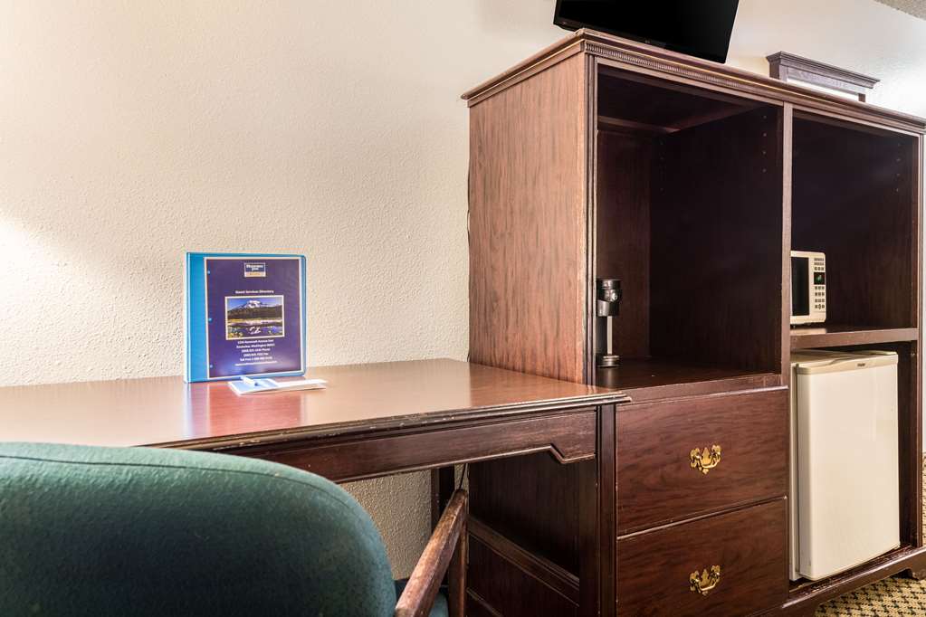 rodeway inn enumclaw mount rainier crystal mountain area