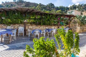 antonis g hotel apartments