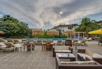 antonis g hotel apartments