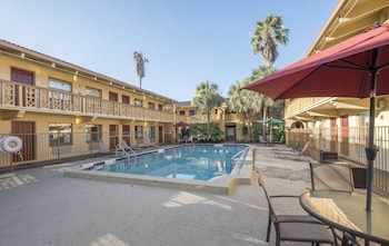 red roof inn tampa bay st petersburg