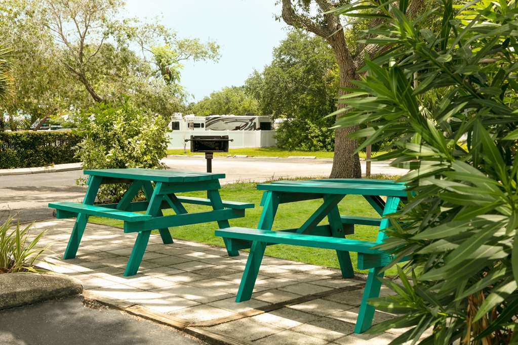 days inn by wyndham clearwater gulf to bay