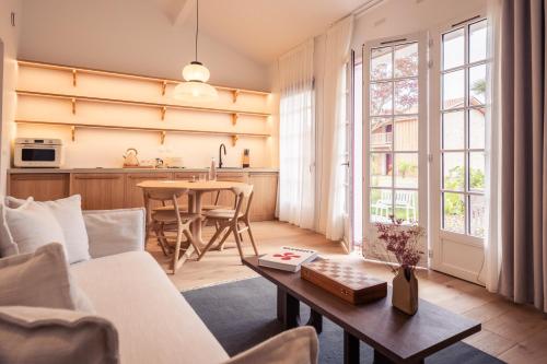 hotel laminak