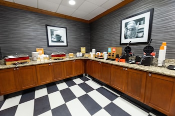 hampton inn and suites jacksonville deerwood park