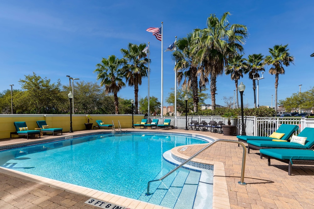 hampton inn and suites jacksonville deerwood park