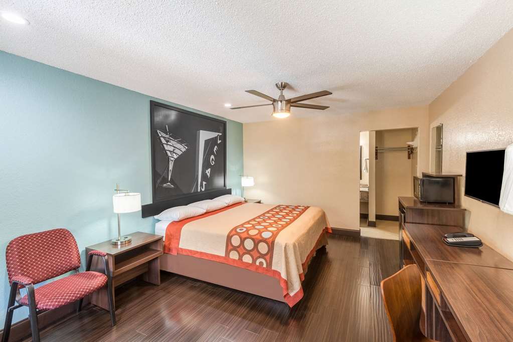 super 8 by wyndham austin university downtown area