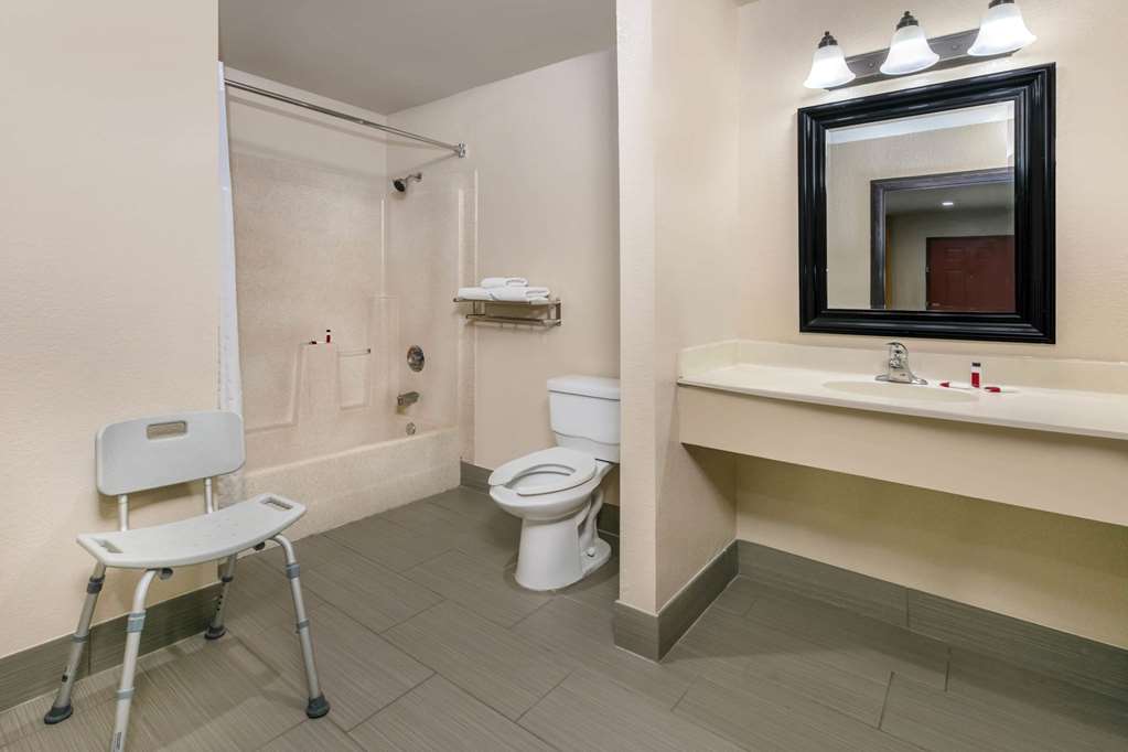 super 8 by wyndham austin university downtown area