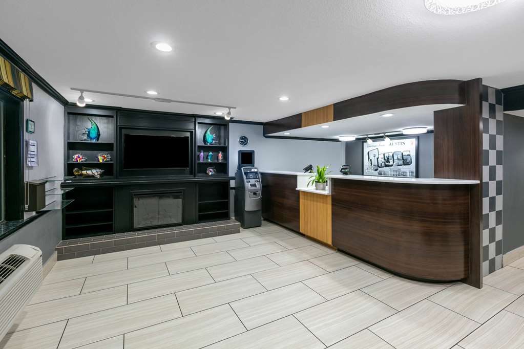 super 8 by wyndham austin university downtown area