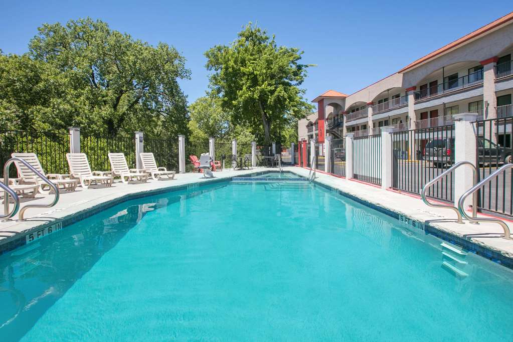 super 8 by wyndham austin university downtown area