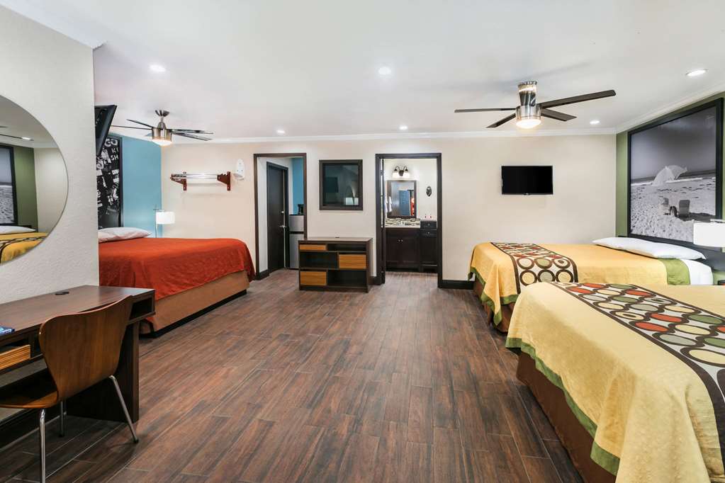 super 8 by wyndham austin university downtown area