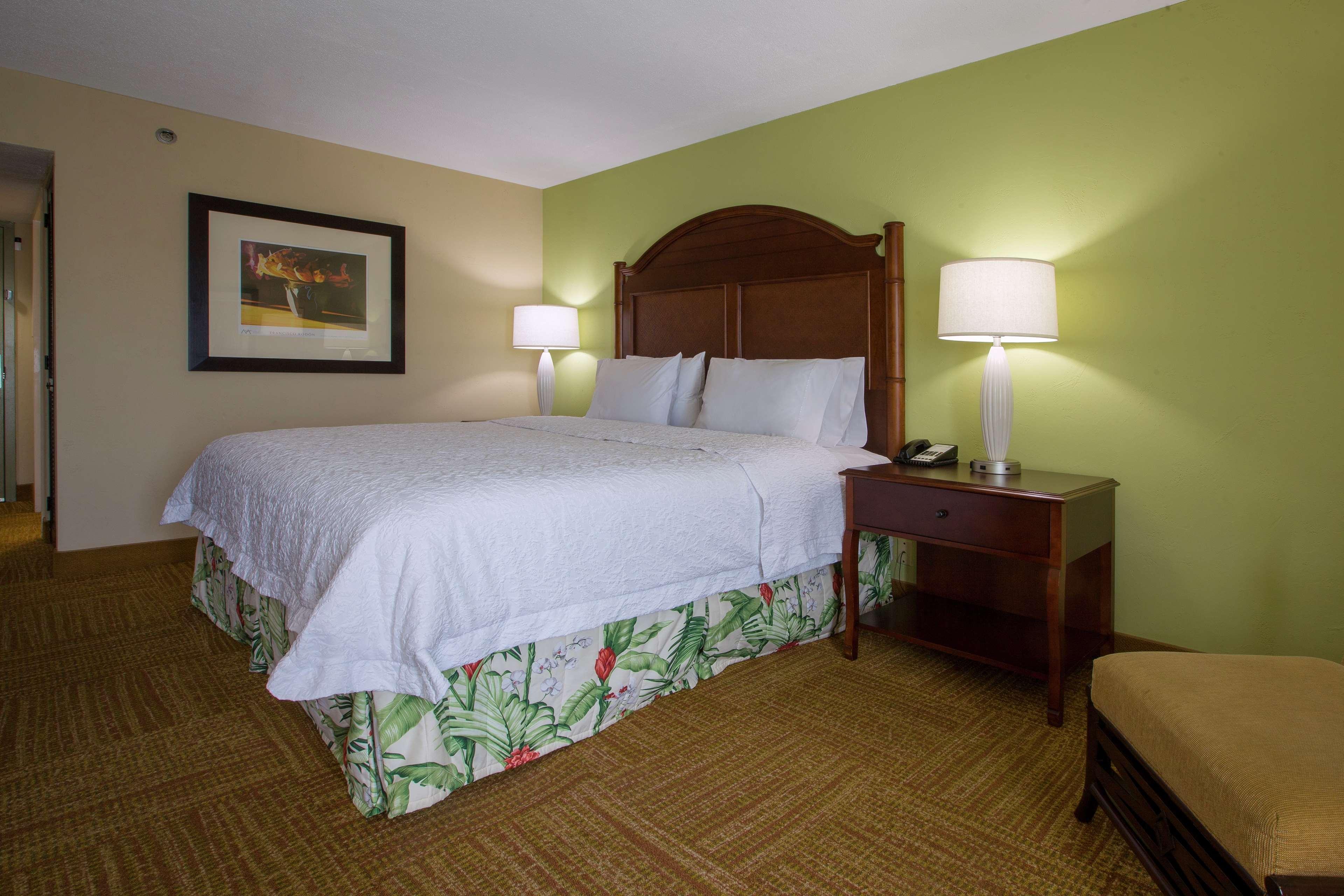 hampton inn and suites san juan