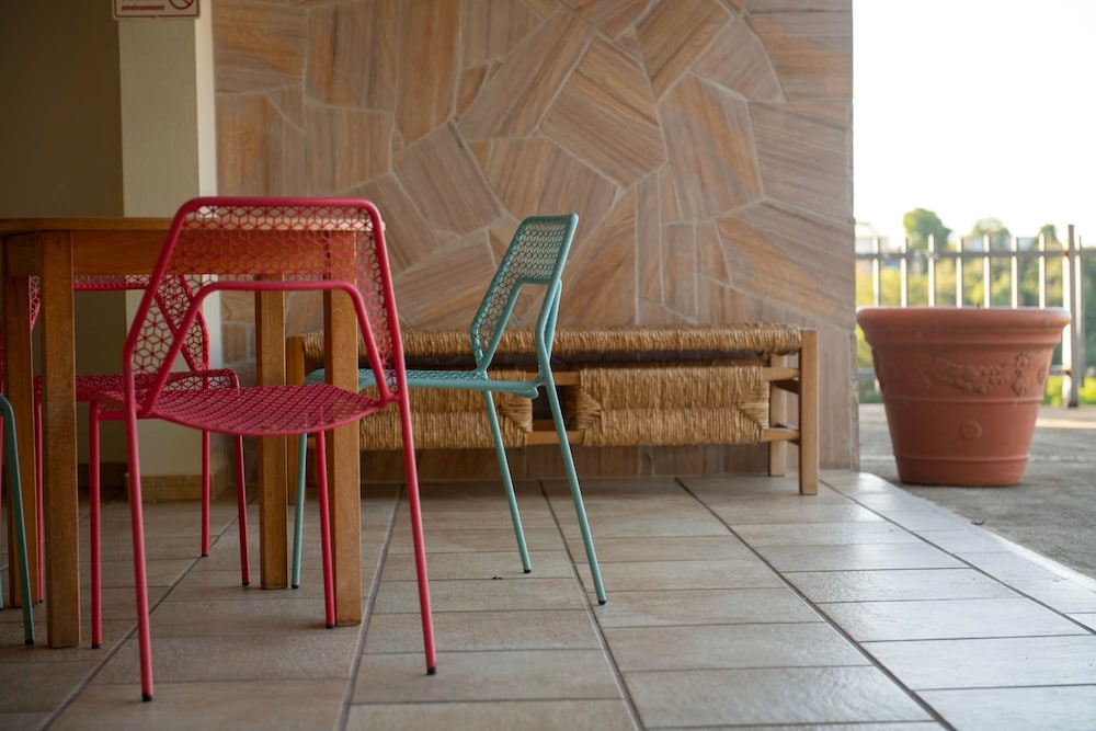 Lazy Parrot Inn,La Tosca>>Aguada,3 star