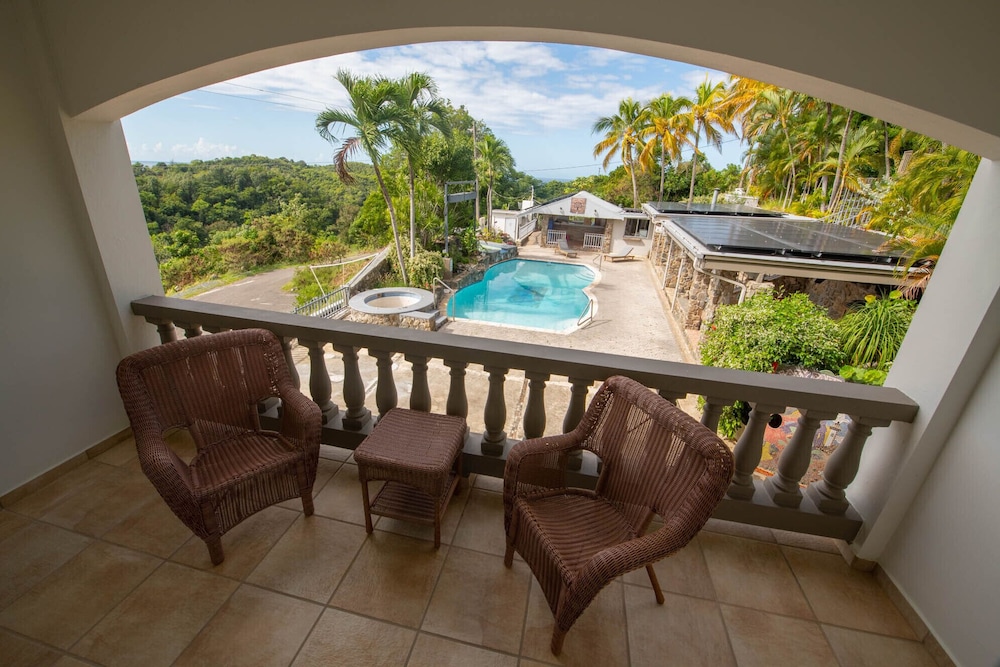 Lazy Parrot Inn,La Tosca>>Aguada,3 star
