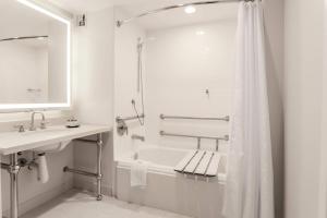 sheraton suites market center dallas