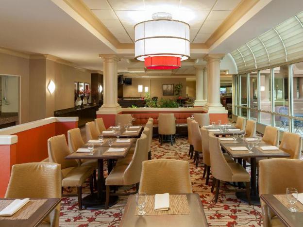 sheraton suites market center dallas