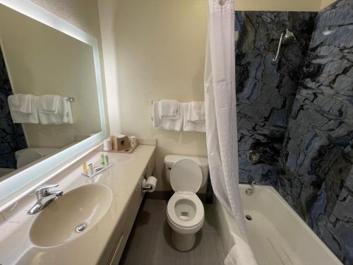 super 8 by wyndham wooster