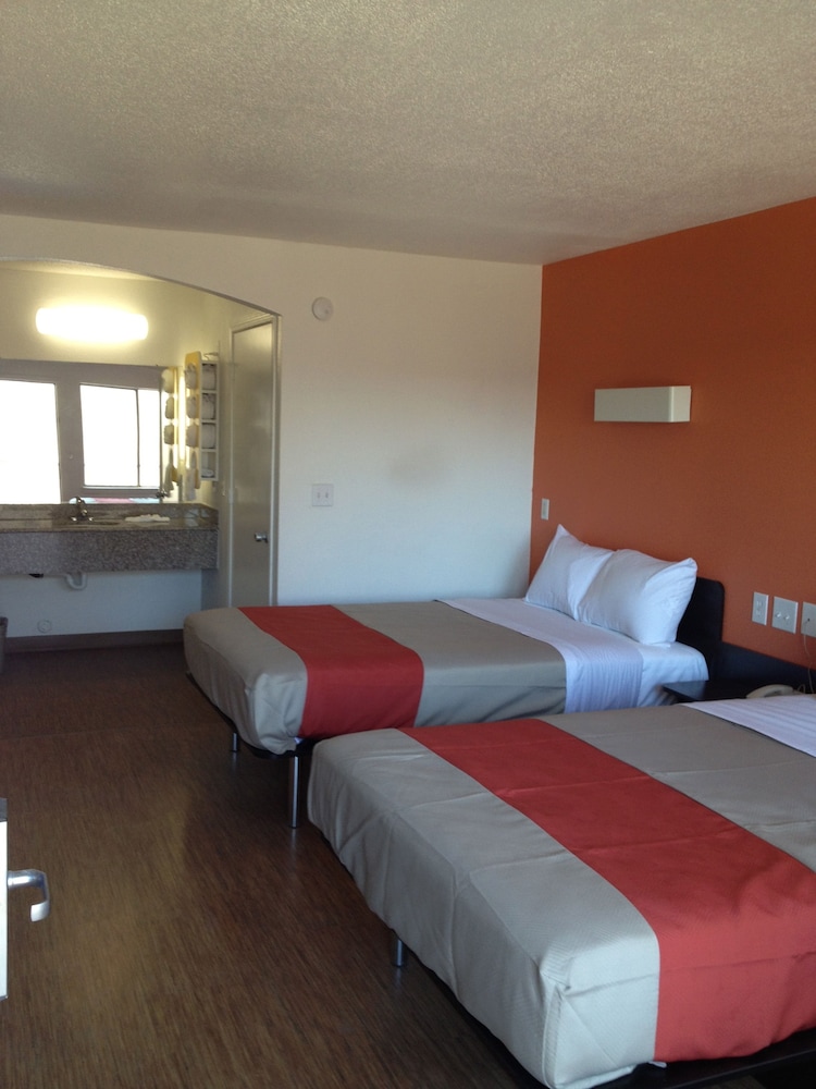 motel 6 grand prairie tx near six flags drive