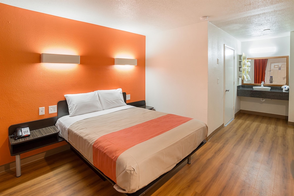 motel 6 grand prairie tx near six flags drive