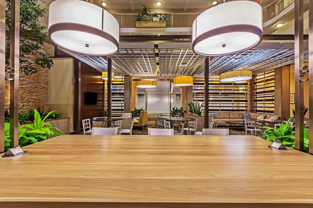 embassy suites by hilton dallas market center