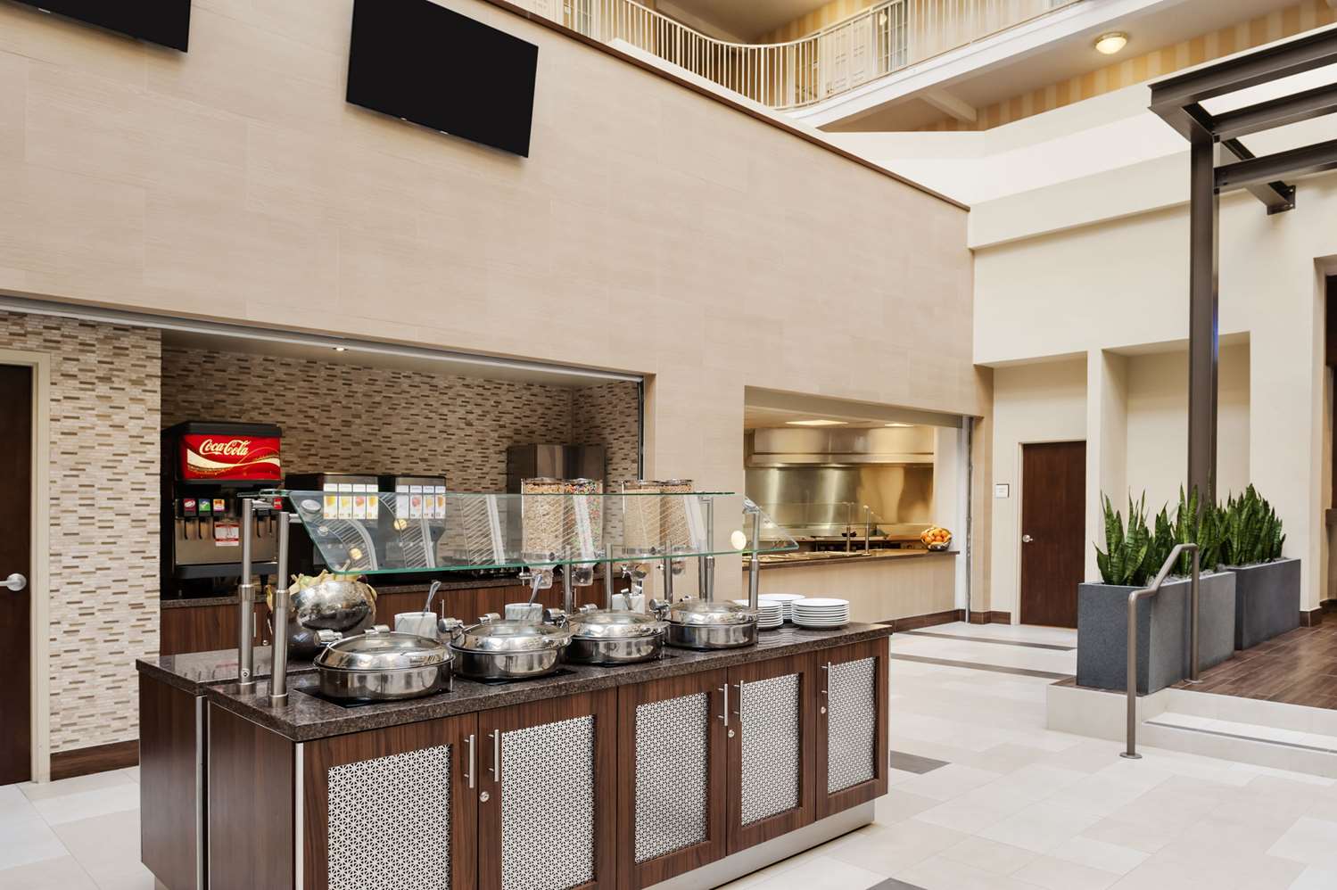 embassy suites by hilton dallas market center