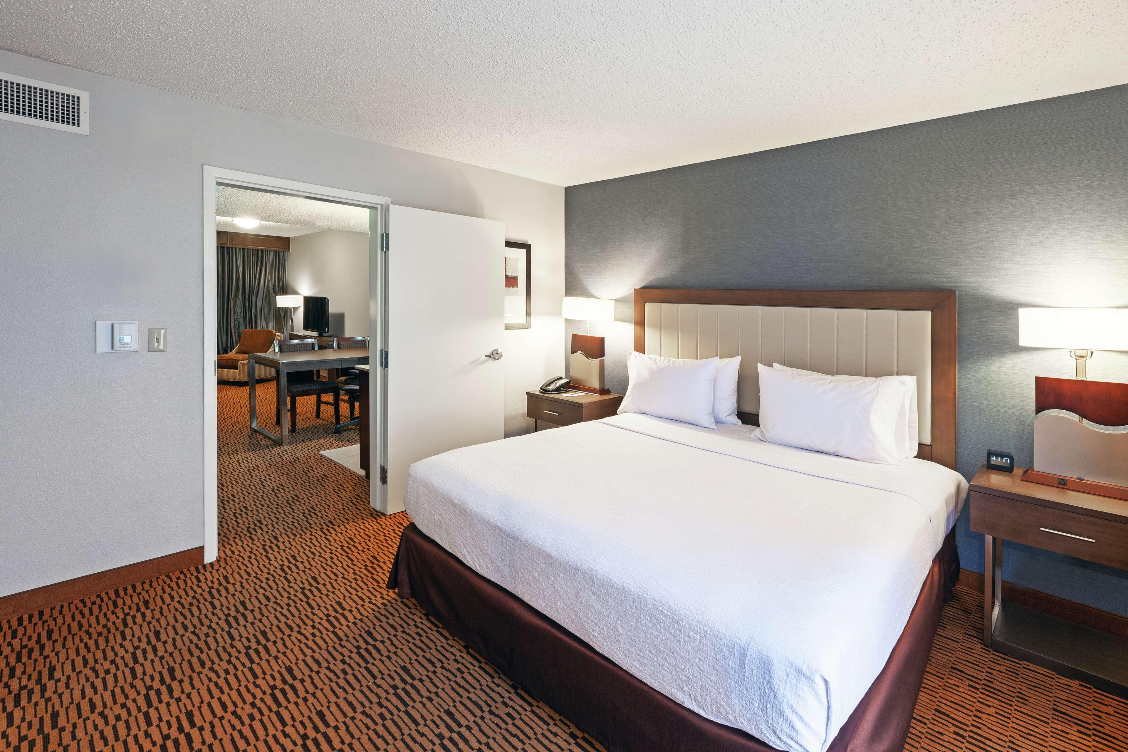 embassy suites by hilton dallas market center