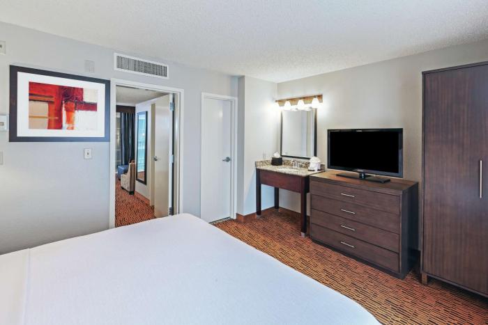 embassy suites by hilton dallas market center