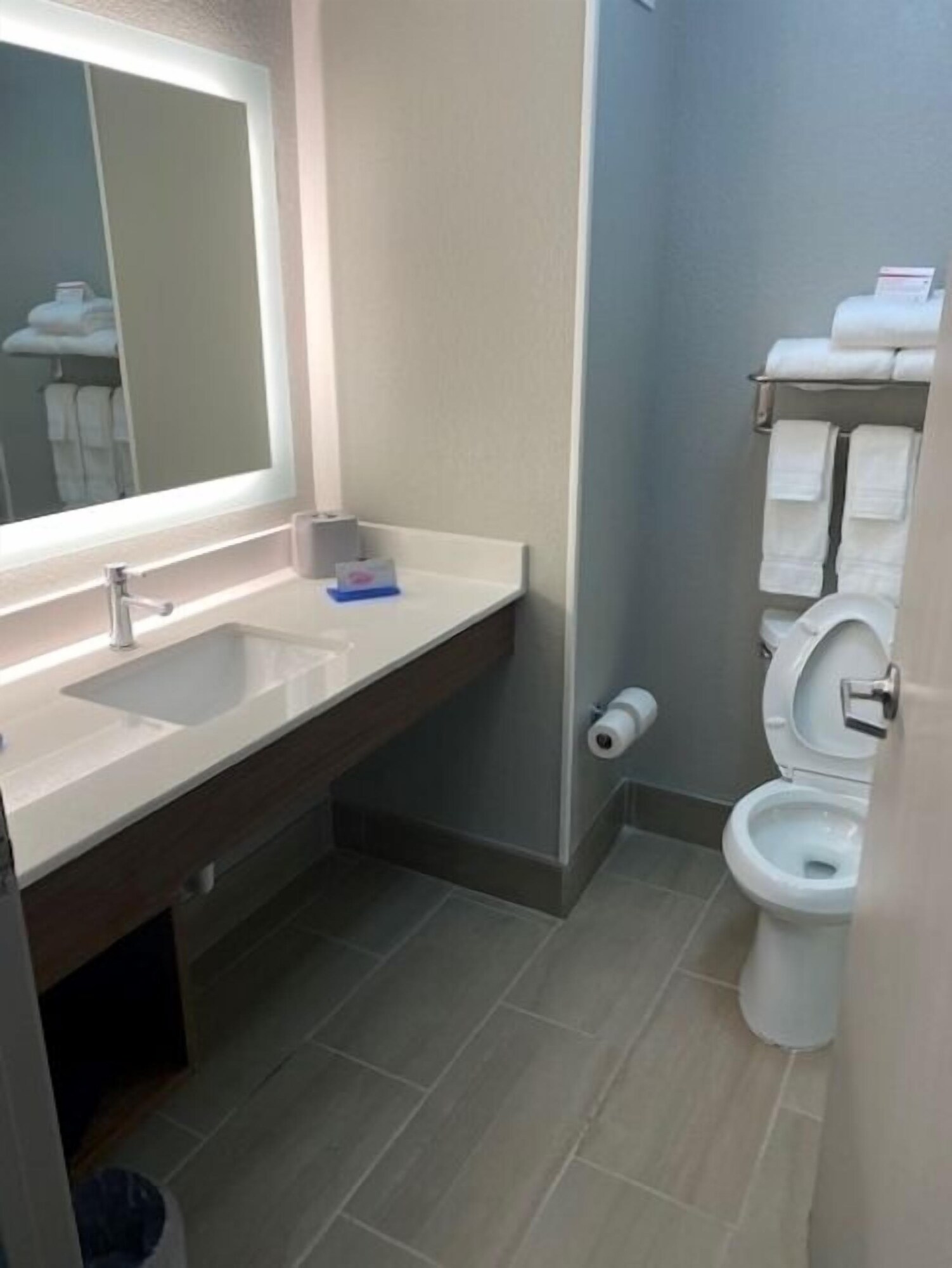 holiday inn express and suites enterprise an ihg hotel