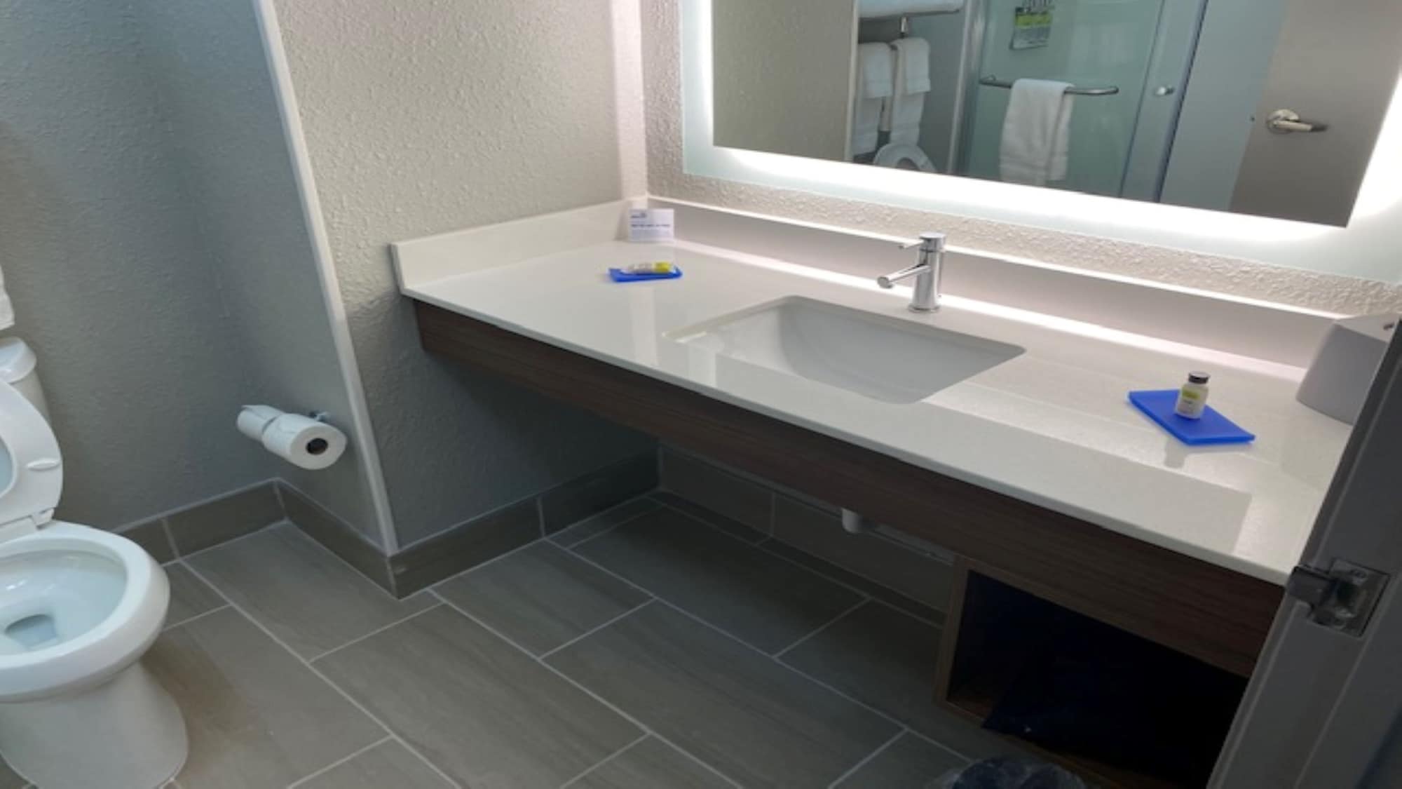 holiday inn express and suites enterprise an ihg hotel