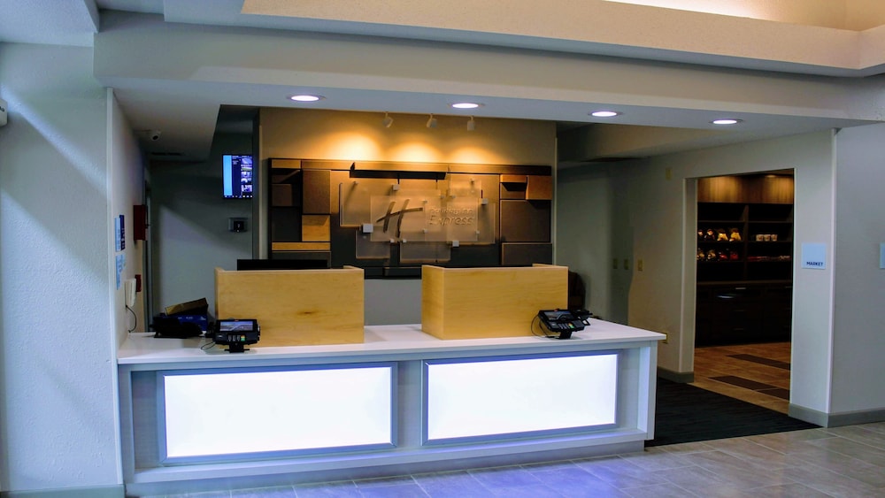 holiday inn express and suites enterprise an ihg hotel