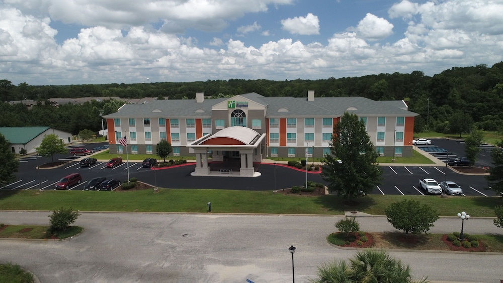 holiday inn express and suites enterprise an ihg hotel