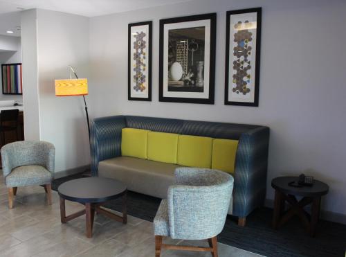 holiday inn express and suites enterprise an ihg hotel